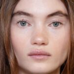 Détatouage des sourcils : méthodes pour effacer le microblading en France.