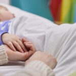 Le témoignage de Fanny sur le deuil d’un enfant et son rôle dans une maison de répit.
