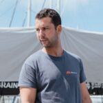 Guirec Soudée explore l&rsquo;inconnu en mer, défiant les risques liés à l&rsquo;échec.