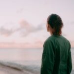 Démission d&rsquo;une salariée après des vacances révélatrices sur son avenir professionnel.