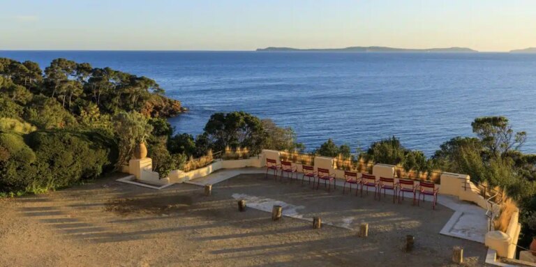 Jardins d’exception dans le Var : une invitation à découvrir des espaces de fraîcheur cet été.