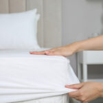 La température idéale pour laver les draps selon les recommandations des experts sanitaires.