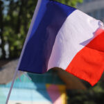 Drapeau levé chaque semaine à Nice : l’opposition alerte sur une possible instrumentalisation médiatique.