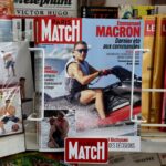 Macron moqué par la gauche pour des photos de vacances sur son jet ski rapide