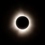 Éclipse solaire : l&rsquo;évolution des croyances face à un phénomène astronomique mondial.