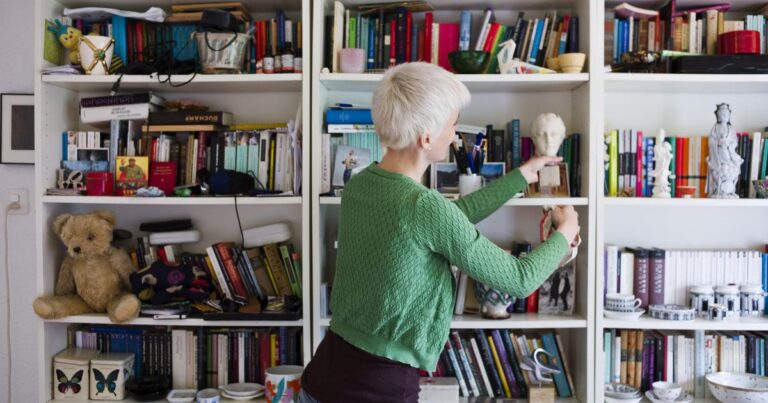 Une coach aide les seniors de Gingins à désencombrer leur maison efficacement.