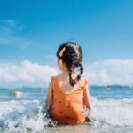 Les psys expliquent pourquoi les enfants profitent plus de la seconde moitié des vacances.
