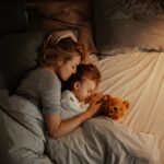 Une étude révèle que les habitudes du soir compliquent la rentrée scolaire des enfants.