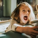 Gestion des enfants autoritaires : stratégies pour maîtriser leurs émotions.