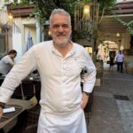 Gilles Pudlowski examine les tendances culinaires en France et leurs implications économiques.