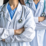 Les médecins peuvent désormais gérer leurs démarches administratives à distance.