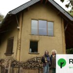 Des habitants construisent des maisons en France avec des matériaux compostables.