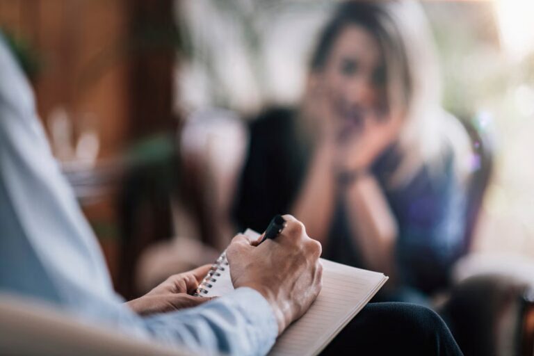 Les psychologues alertent sur l’éco-anxiété et l’importance de reconnaître ces craintes.