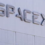 SpaceX réalise des premiers résultats boursiers au-dessus des attentes, mais reste sous tension.
