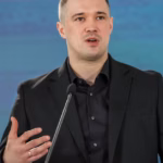 Remous politiques en Ukraine et sanctions contre des juges de la CPI.