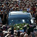 Des milliers de fans au Pays de Galles rendent hommage à la chanteuse Bonnie Tyler.