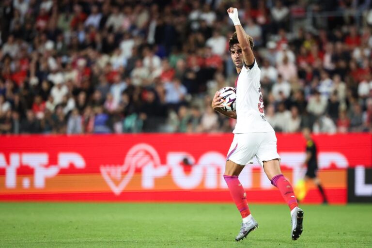 PSG et Rennes partagent les points après un match nul (2-2) grâce à Ruiz et Torres.