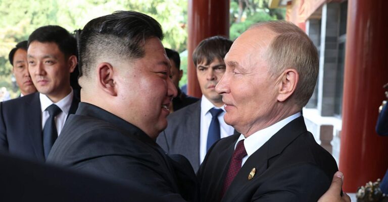 Missiles russes frappent Kiev, entraînant plusieurs victimes civiles dans la guerre en Ukraine.