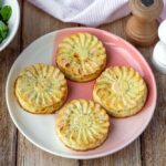 Quiches sans pâte : courgette et saumon frais, une recette simple et rapide à réaliser.