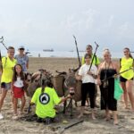 Fos-sur-Mer utilise des ânes pour sensibiliser à la propreté des plages.