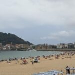 Saint-Sébastien : un couple de vacanciers français découvre la beauté du Pays basque espagnol.