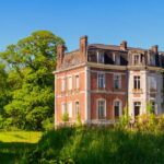 Immobilier en France : stratégies pour réduire légalement l’impôt sur l’achat de vieilles pierres.
