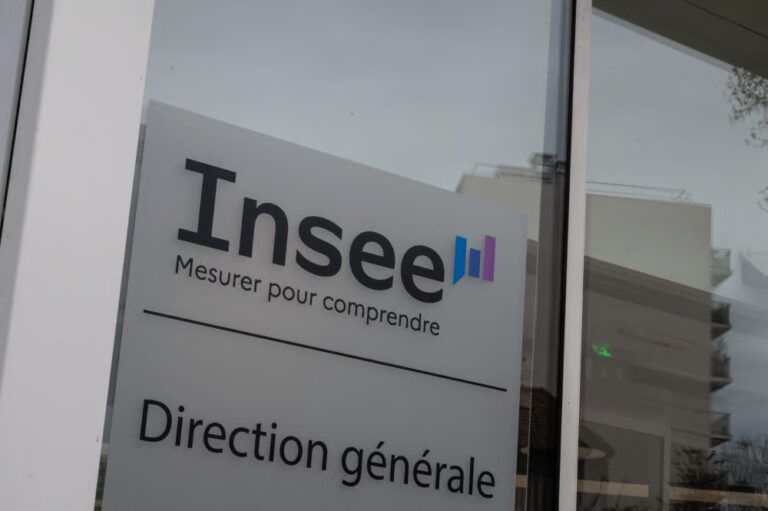 Amélioration continue du climat des affaires pour le troisième mois en août.