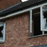 Les habitants d&rsquo;un village évacuent des squatteurs d&rsquo;une maison à vendre en moins de 24 heures.