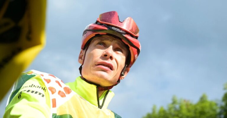 Vingegaard met fin à sa saison avec Visma-Lease a Bike après une décision stratégique.