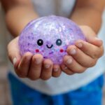 Brûlures graves chez un enfant : alerte des autorités sur les jouets Squishy