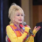 Dolly Parton, icône de la musique country, décède à 80 ans, laissant un héritage durable.