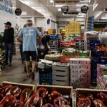 Négociations tendues au Min des Arnavaux à Marseille : échanges houleux et accords conclus.