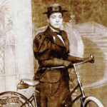 Annie Londonderry, première femme à réaliser un tour du monde à vélo, défie les normes.