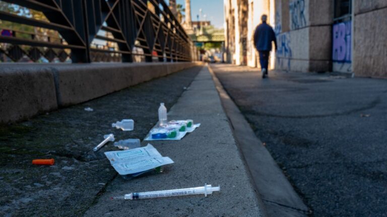 Consommation de crack en hausse à Marseille, le VIH touche de plus en plus de personnes.