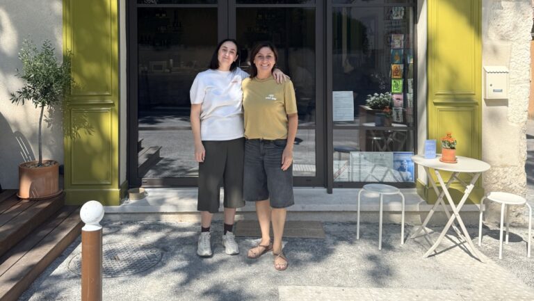 L’arrière-petite-fille de Riri Gazzan transforme une remise en coffee-shop à Maillane.