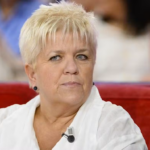 Mimie Mathy atteinte du syndrome de la queue de cheval, elle ne remarchera pas.