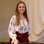 Naïs Lesbros évoque ses origines à Arles et son aspiration à devenir Reine.