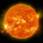 Pourquoi l&rsquo;ISS ne peut-elle pas être envoyée vers le Soleil ? Une analyse de la physique orbitale.