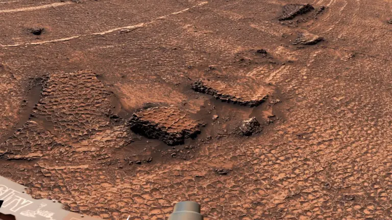 La NASA découvre un paysage mystérieux en forme de miel sur Mars grâce au rover Curiosity.