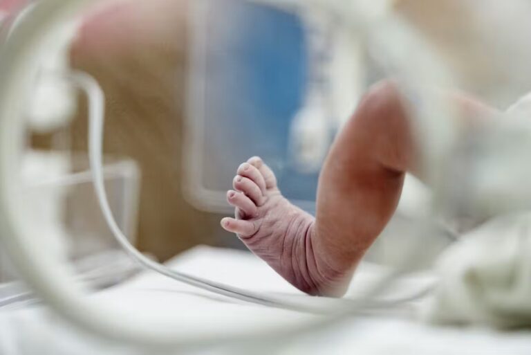 Bébé le plus prématuré au monde, né à 21 semaines, célèbre son deuxième anniversaire.