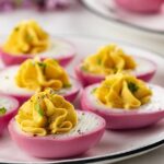 Recette des œufs mayonnaise roses : une variante française pour les repas estivaux