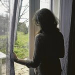 Santé mentale des jeunes : canicule et isolement aggravent les difficultés financières.