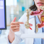 Le lien entre le microbiote intestinal et la maladie de Parkinson étudié par des chercheurs français.