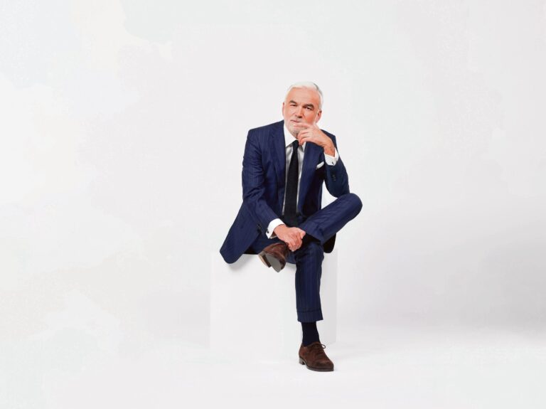 Pascal Praud rend hommage à Orlando, frère de Dalida, lors d’une émission spéciale.