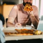 Consommation d&rsquo;aliments ultra-transformés avant la paternité affecte le développement du bébé.