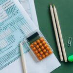 Taxe foncière en hausse : analyse des causes et solutions pour réduire la facture.