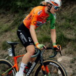 Emilie Morier se distingue au général du Tour de France femmes avec des ambitions pour les étapes.