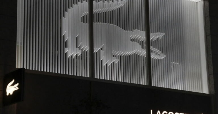 Lacoste confronté à un redressement fiscal de près de 10 millions d’euros en France.