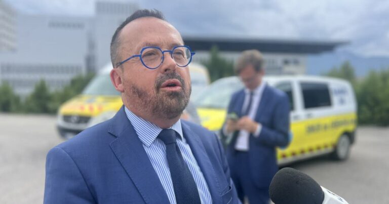 Incendie de forêt lié à un mégot : Yannick Neuder propose une taxe sur les cigarettes