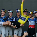 Demi Vollering remporte la dernière étape à Nice et obtient le maillot jaune au Tour de France femmes.